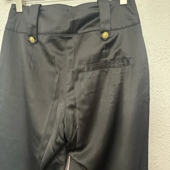 Black and Gold Elegant Pantsuit with Smooth Finish - Picture 10 of 12